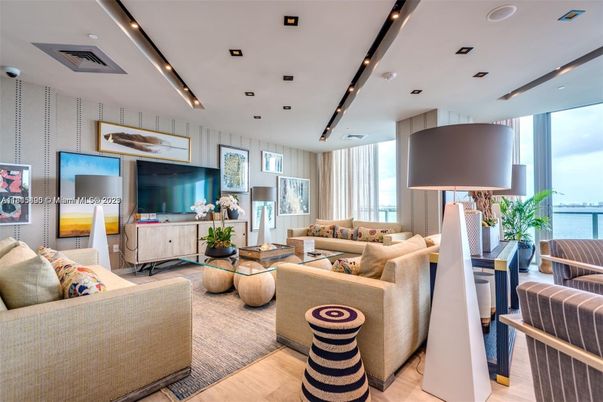 Interior, Living room, Recessed Lighting, Water, Wood Texture Flooring