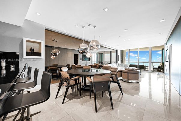 Dining room, Interior, Living room, Pendant Lights, Recessed Lighting, Water