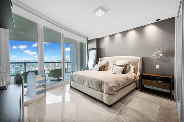Bedroom, Interior, Recessed Lighting, Water