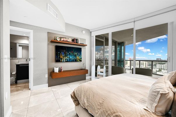 Bedroom, Interior, Recessed Lighting, Water