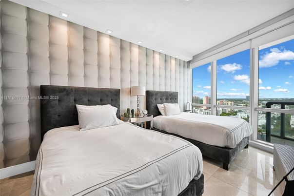 Bedroom, Interior, Recessed Lighting, Water