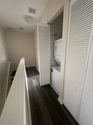 Interior, Utility Closets, Washer, Wood Texture Flooring