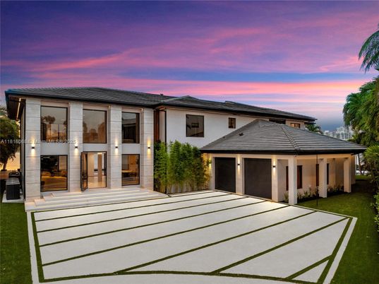Attached, Backyard, Exterior, Facade, French Provincial