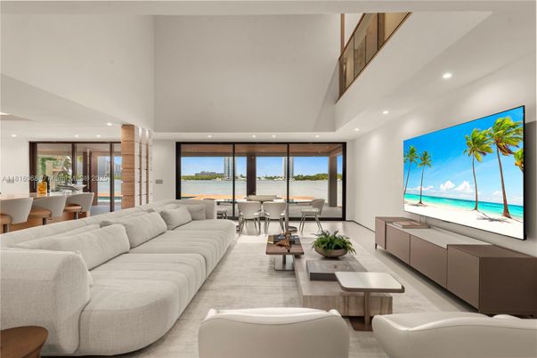 Dining room, Interior, Living room, Recessed Lighting, Water