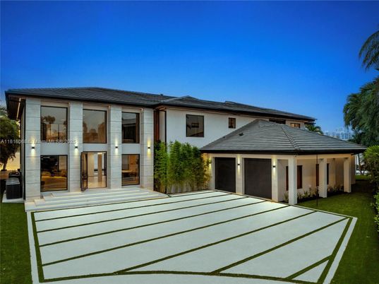 Backyard, Exterior, Facade, French Provincial
