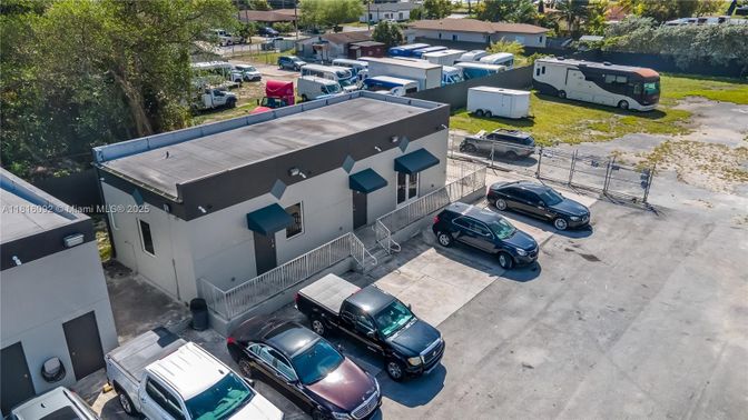 Exterior, Drone