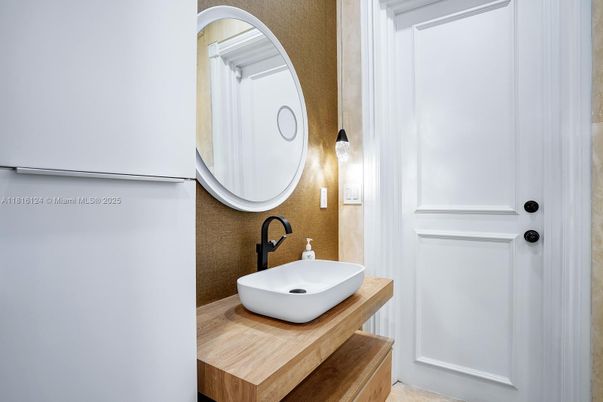 Bathroom, Interior