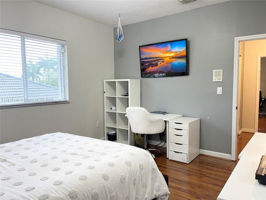 Bedroom, Home Office, Interior, Wood Texture Flooring