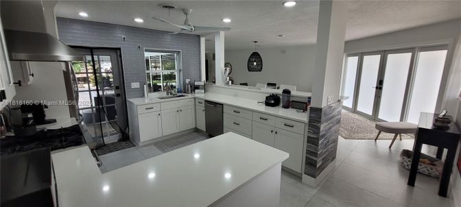 Interior, Kitchen, Pendant Lights, Recessed Lighting