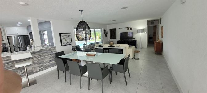 Dining room, Interior, Kitchen, Pendant Lights, Recessed Lighting, Stainless Steel Appliances