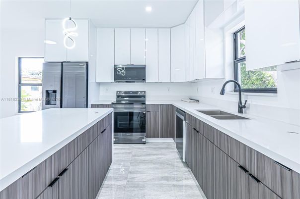 Interior, Kitchen, Pendant Lights, Recessed Lighting, Stainless Steel Appliances