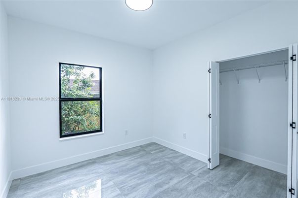 Empty room, Interior, Walk-in Closets