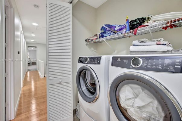 Interior, Recessed Lighting, Utility Closets, Washer, Wood Texture Flooring