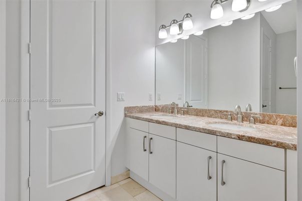 Bathroom, Dual Sink Vanities, Interior