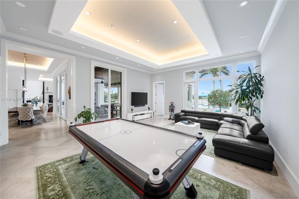 Billiard Table, Game Room, Interior, Living room, Pendant Lights, Recessed Lighting