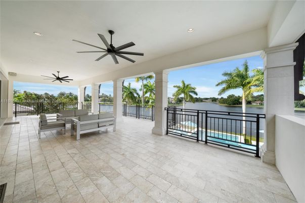 Exterior, Recessed Lighting, Water
