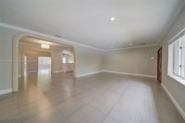 Empty room, Interior, Recessed Lighting
