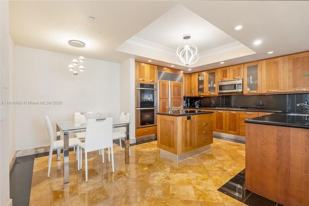 Chandelier, Dining room, Interior, Kitchen, Pendant Lights, Recessed Lighting, Stainless Steel Appliances