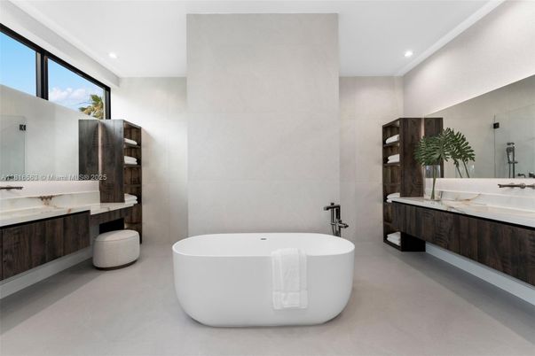 Bathroom, Free Standing Baths, Interior, Recessed Lighting