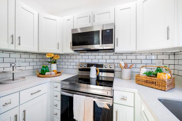 Interior, Kitchen, Stainless Steel Appliances