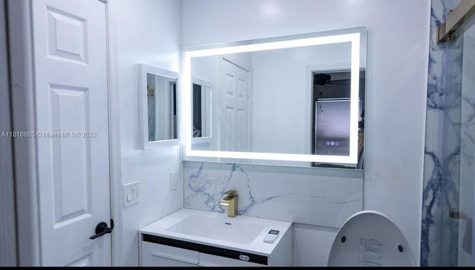 Bathroom, Interior, Marble Walls