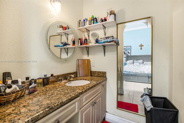 Bathroom, Bedroom, Interior