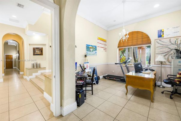 Chandelier, Fitness Equipment, Home Office, Interior, Recessed Lighting