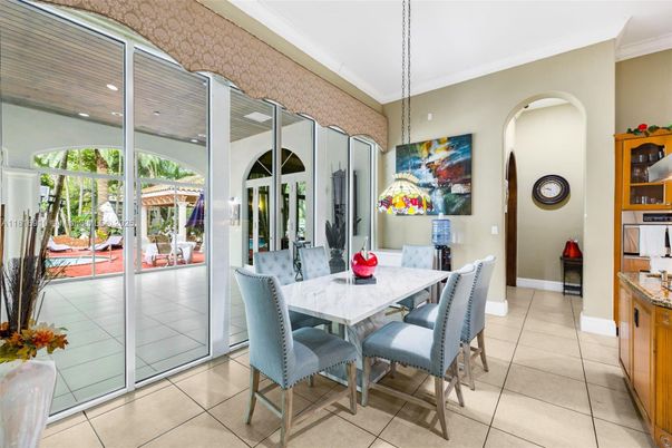 Dining room, Interior, Recessed Lighting