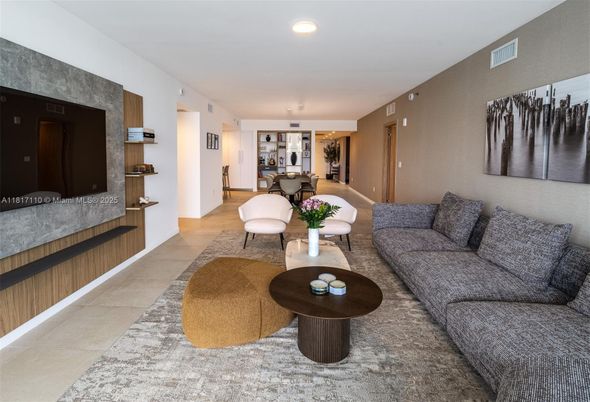 Dining room, Interior, Living room, Recessed Lighting