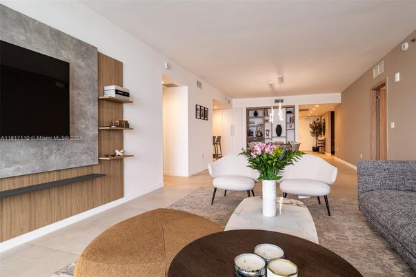 Dining room, Interior, Living room, Pendant Lights