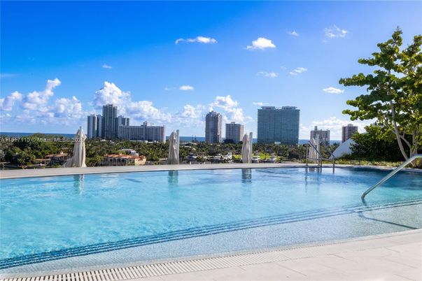 Exterior, Pool, Skyline