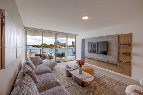Interior, Living room, Recessed Lighting, Water