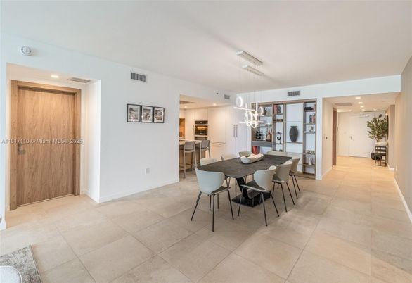Dining room, Interior, Kitchen, Pendant Lights, Recessed Lighting
