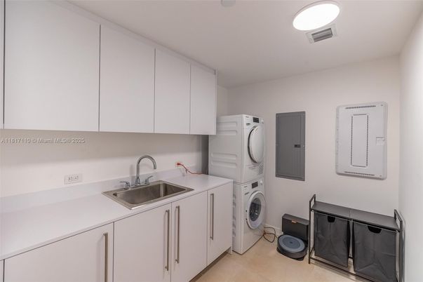 Interior, Recessed Lighting, Washer