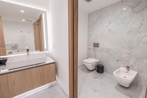 Bathroom, Interior, Marble, Marble Walls, Recessed Lighting