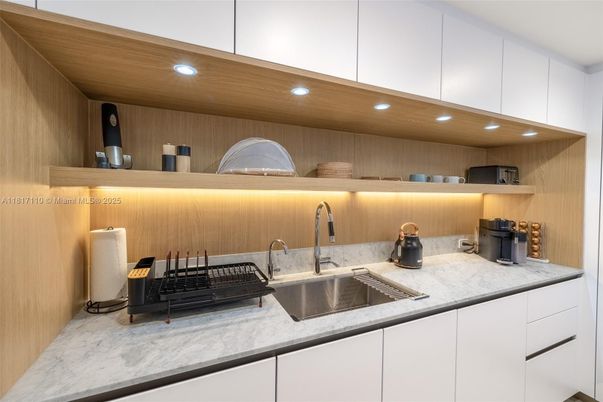 Interior, Kitchen, Recessed Lighting