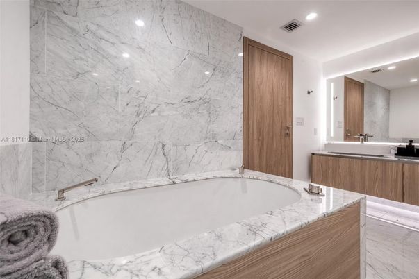 Bathroom, Interior, Marble, Marble Walls, Recessed Lighting