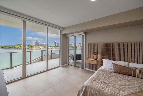 Bedroom, Interior, Water
