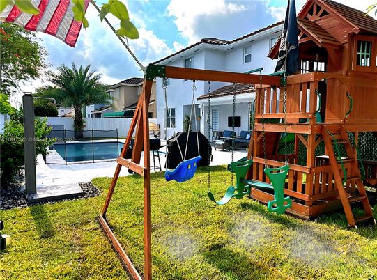 Backyard, Exterior, Playground