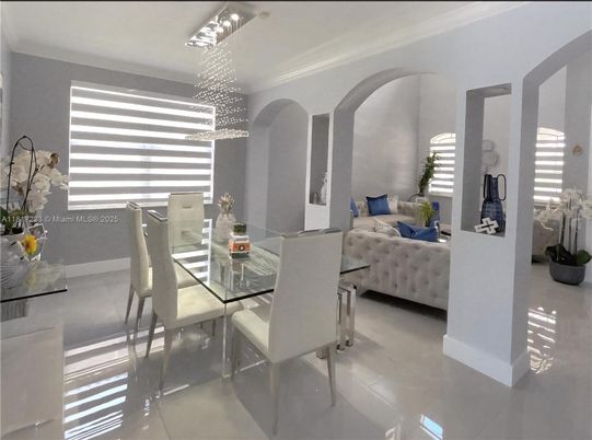 Chandelier, Dining room, Interior, Living room, Pendant Lights