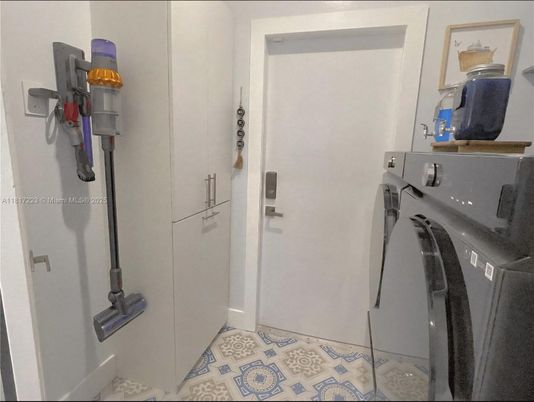 Interior, Washer