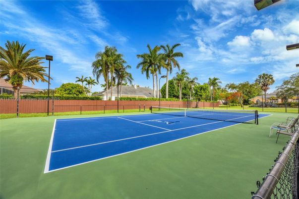 Exterior, Tennis Courts