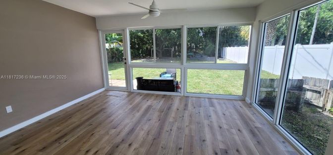 Empty room, Interior, Sun Room, Wood Texture Flooring