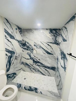 Bathroom, Interior, Marble Walls, Recessed Lighting