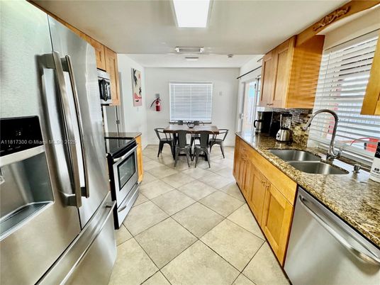 Dining room, Interior, Kitchen, Stainless Steel Appliances
