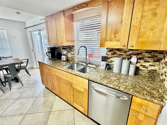 Dining room, Interior, Kitchen, Stainless Steel Appliances