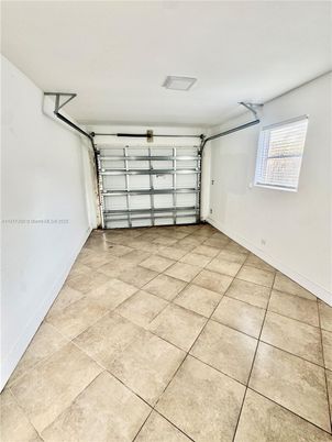 Garage, Interior