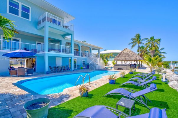 Exterior, Pool, Water