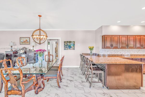 Chandelier, Dining room, Interior, Kitchen, Marble, Pendant Lights, Recessed Lighting