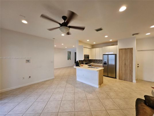 Empty room, Interior, Kitchen, Recessed Lighting